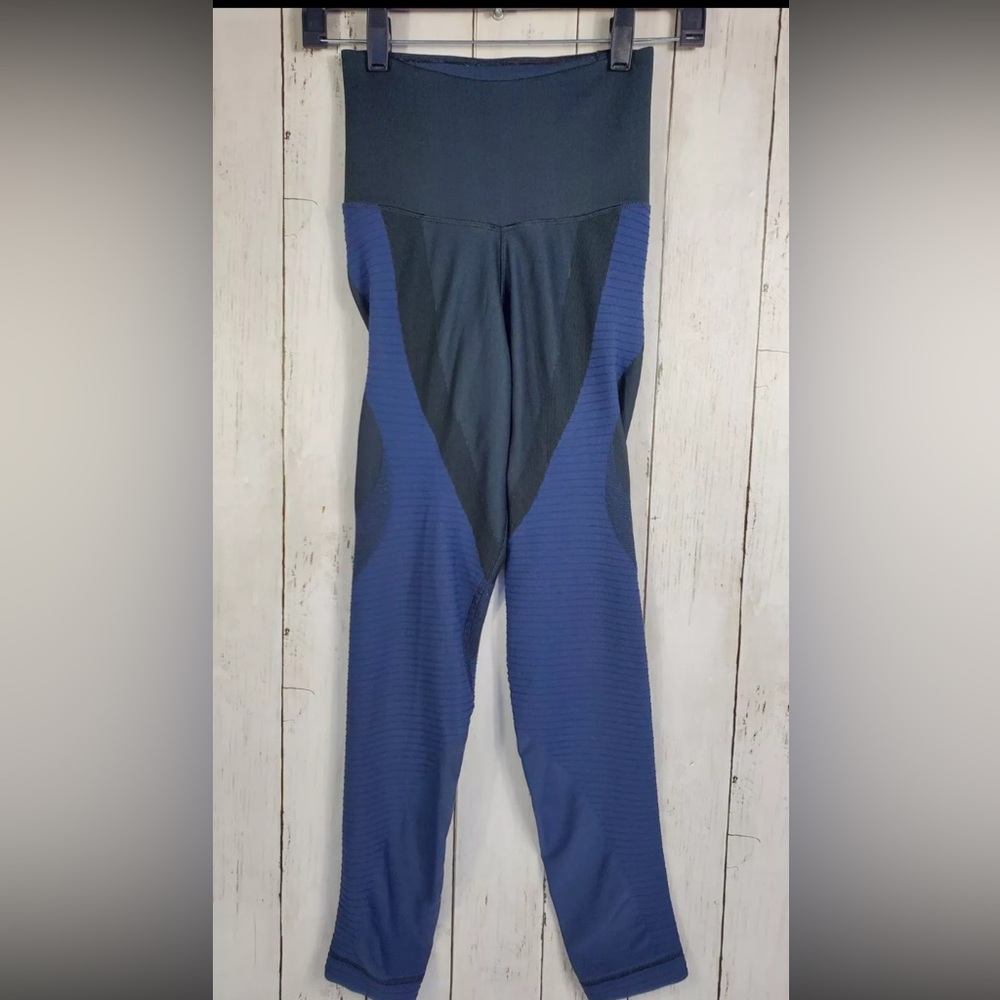Nike zoned sculpt compression leggings, size xs